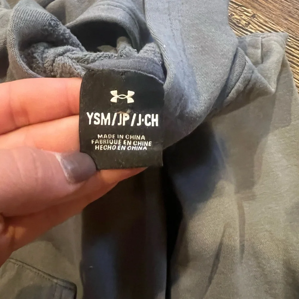 Under Armour youth Charcoal Hoodie - Picture 3 of 3